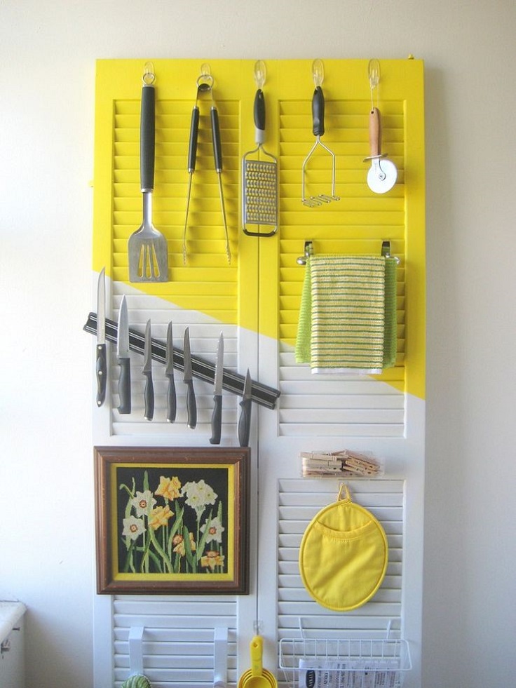 Organize your kitchen on a door