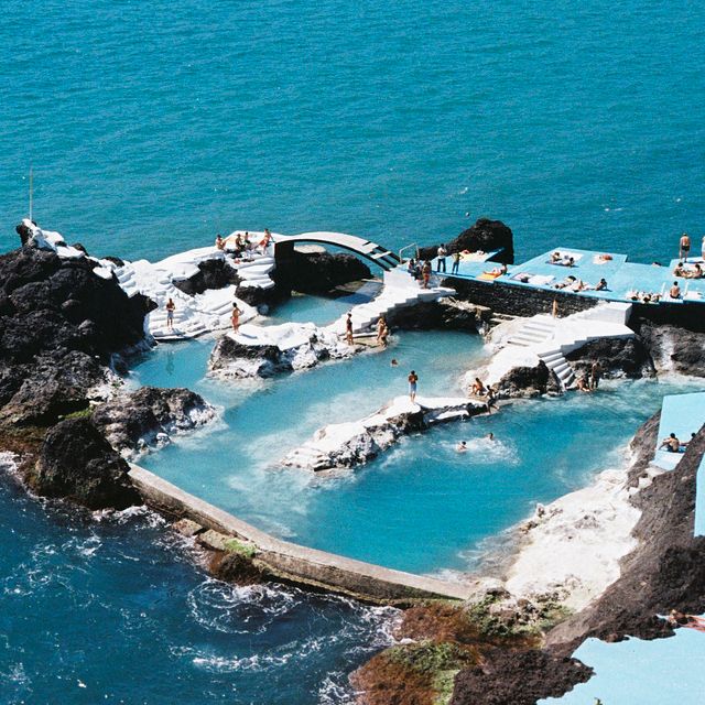 Top 10 Most Spectacular Swimming Pools | Top Inspired