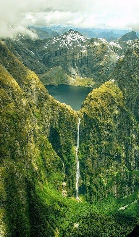Sutherland-Falls-New-Zealand