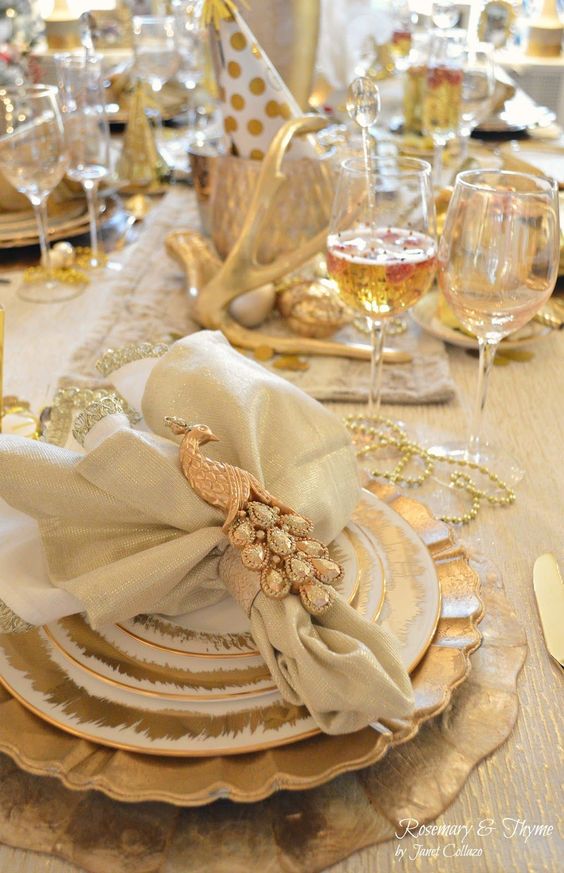 gold-tablescape