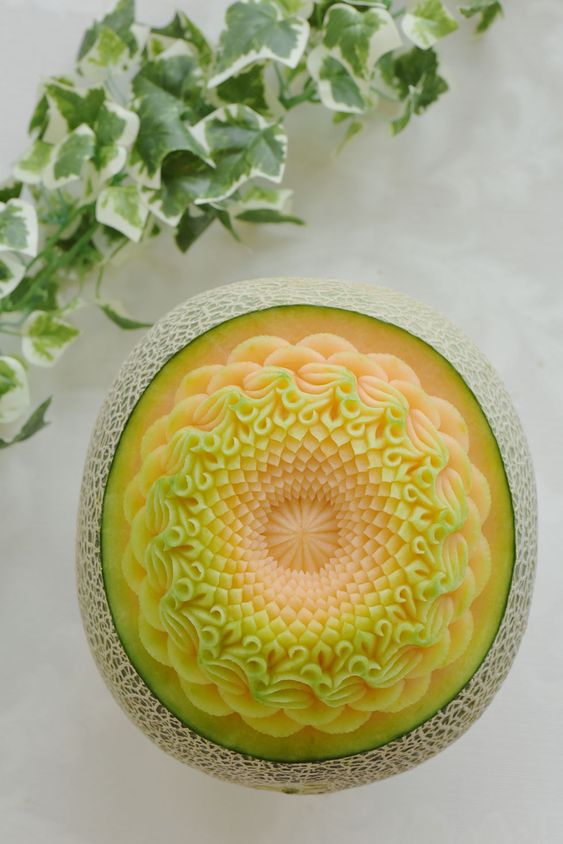 melon-carving-