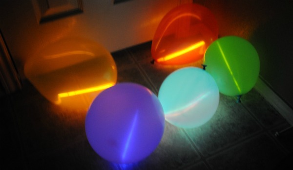 balloons-with-glow-sticks