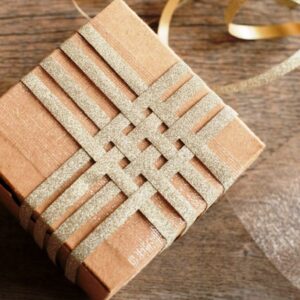 top-10-beautiful-diy-brown-paper-wrapping-ideas_01-300x300