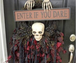 Top 10 DIY Scary Halloween Wreaths