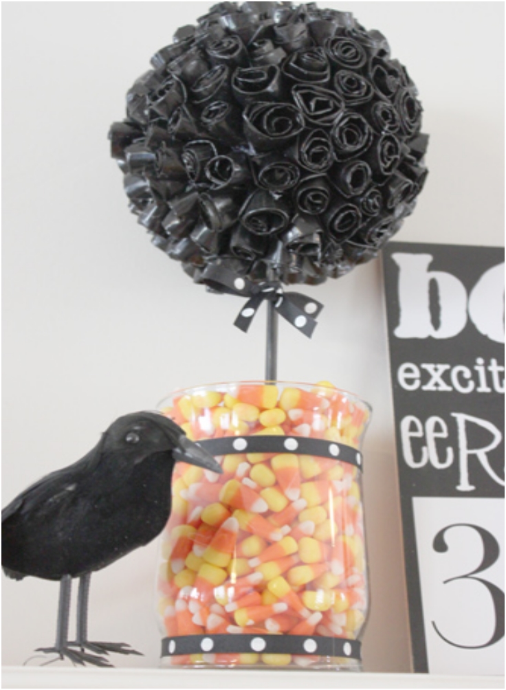 Duct-tape-Halloween-topiary