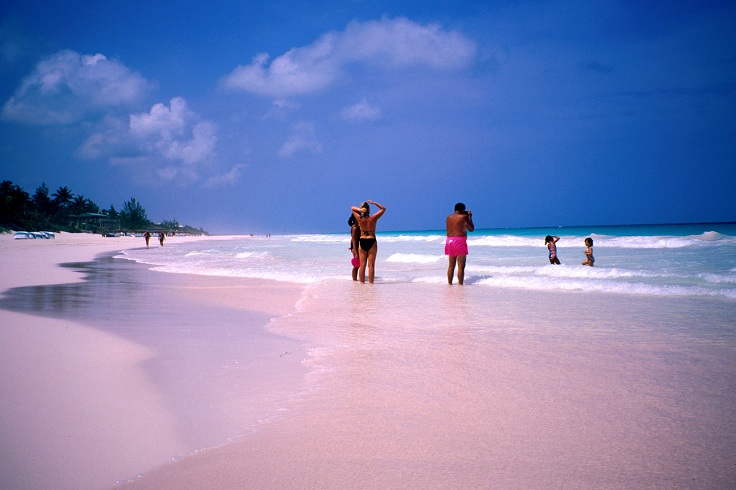 Viajar-a-Pink-Sand-Beach