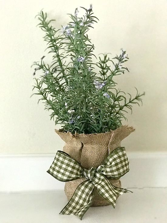 burlap-vase-for-greens