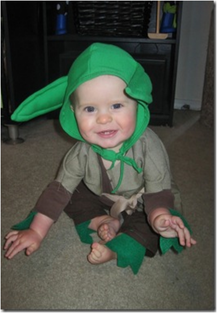 handmade-dress-up-series-diy-baby-yoda-costume-tutorial