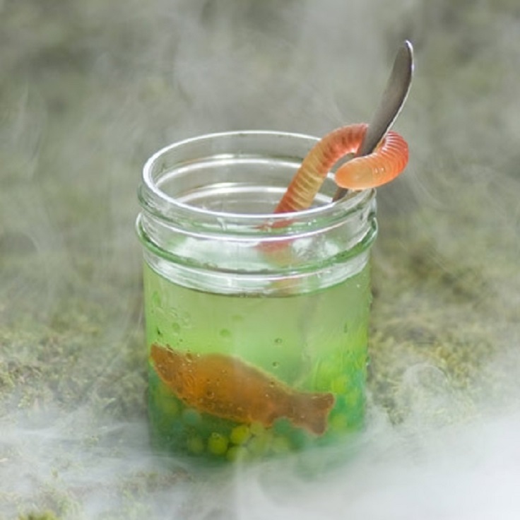 swamp-juice-halloween-recipe-photo-420-FF1009TOTMA01