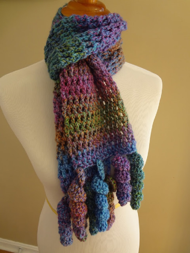 top-10-diy-warm-and-cozy-crochet-scarfs_08