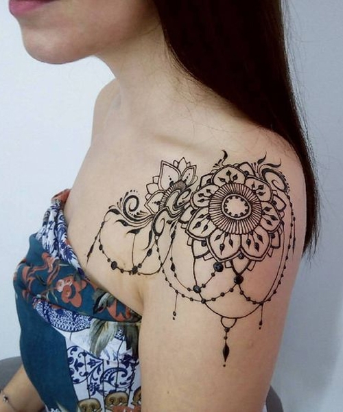 16-Of-The-Exclusive-Lace-Tattoos-on-Shoulder-Every-Girl-Want-To-Have-This-Summer