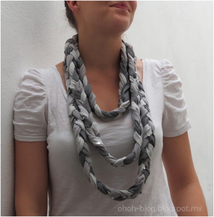 Braided-scarf-with-old-t-shirts Braided-scarf-with-old-t-shirts