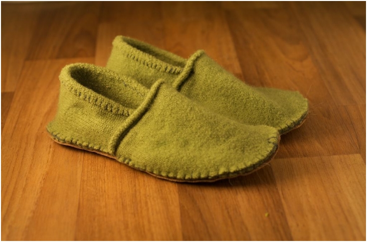 Cosy-slippers-from-your-old-woolly-jumper