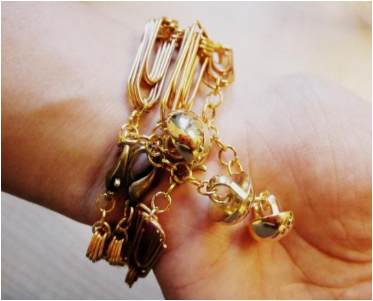 DIY-Chunky-Paperclip-Bracelet