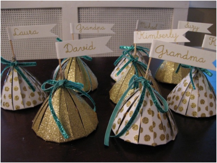 DIY-THANKSGIVING-PLACE-CARD-FAVORS