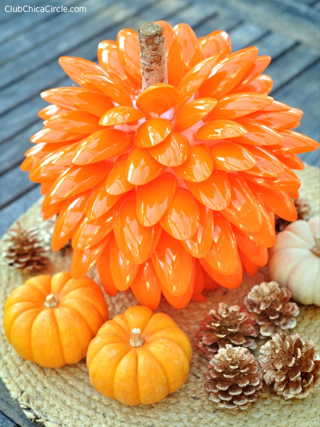 How-to-Make-a-Pumpkin-with-Plastic-Spoons-and-a-Foam-Ball