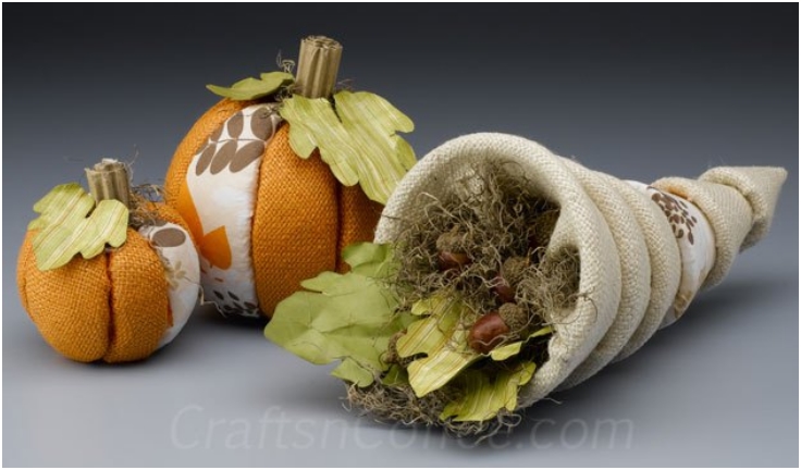 Make-a-Burlap-Cornucopia-for-your-Thanksgiving-table