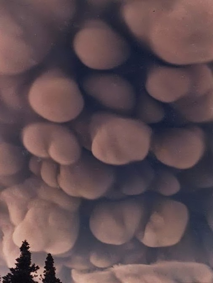 Scary-Mammatus-Clouds
