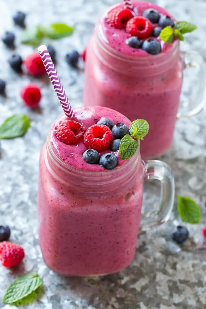 berry-smoothie-with-yogurt-