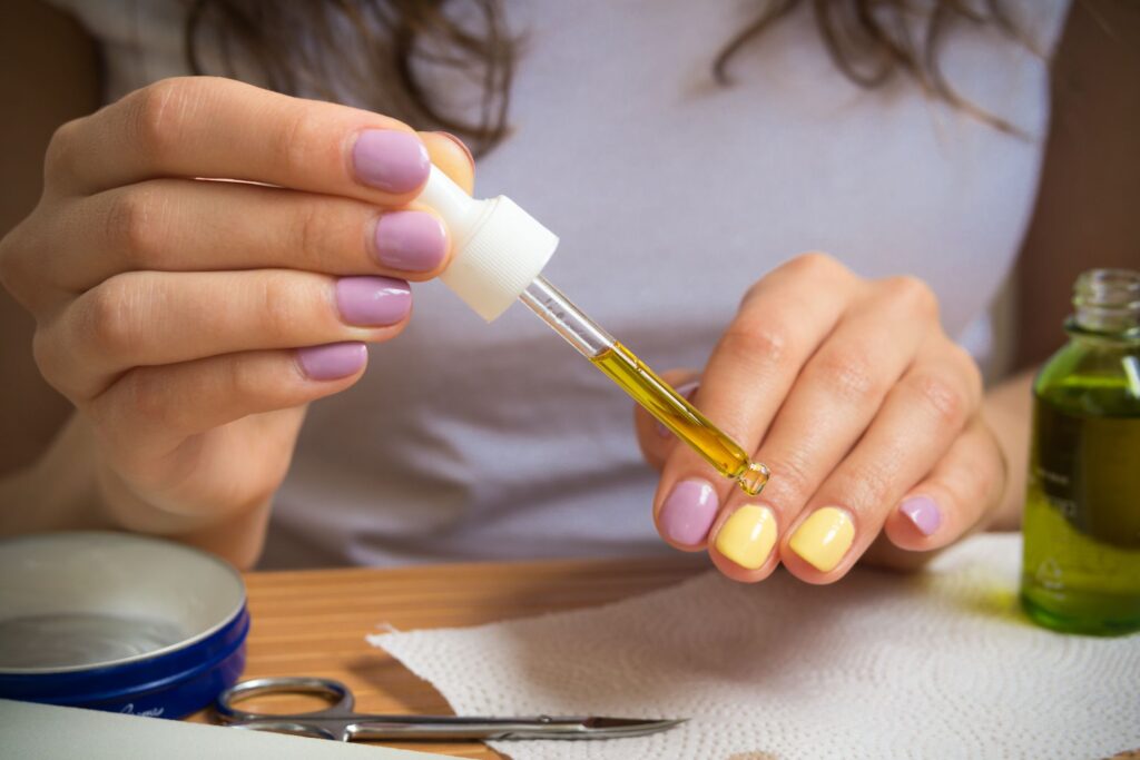 cuticle-oil-for-nails--1024x683