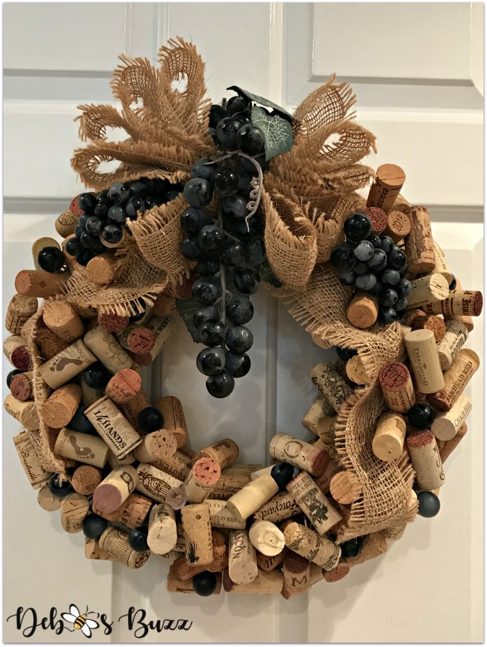 finished-wine-cork-wreath finished-wine-cork-wreath