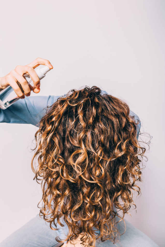 hair-spray-the-hair-for-more-volume-