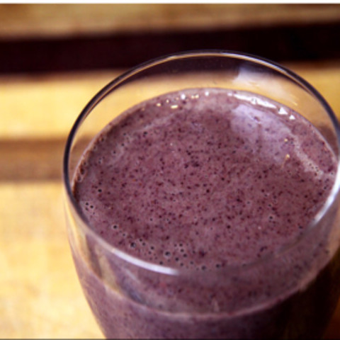 pineapple-blueberry-smoothie-2 pineapple-blueberry-smoothie-2