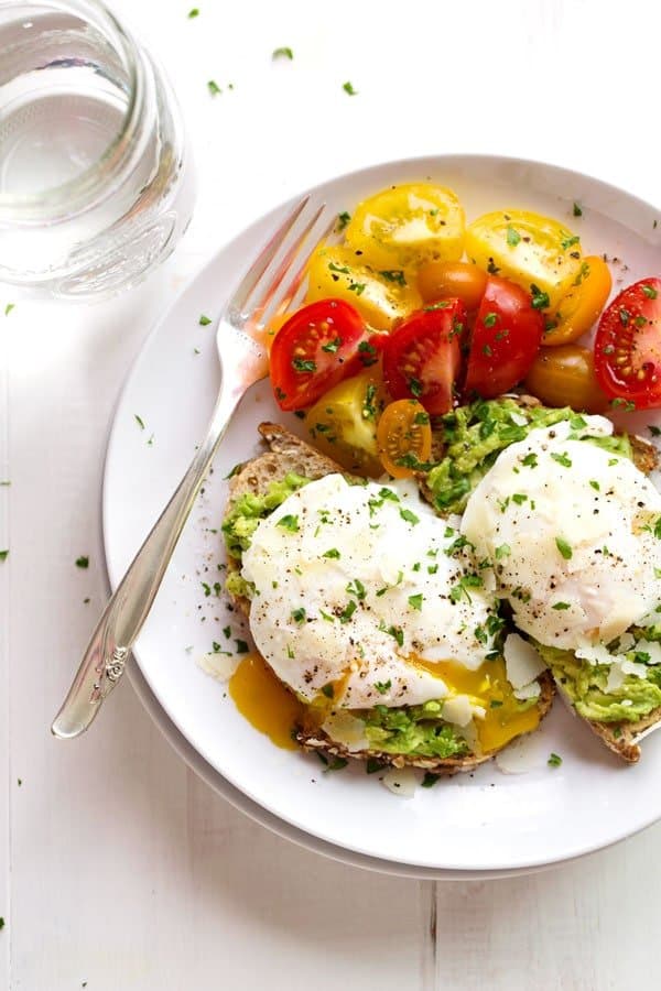 poached-egg-and-avocado-toast-