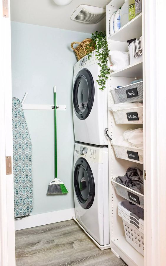 small-maundry-room-