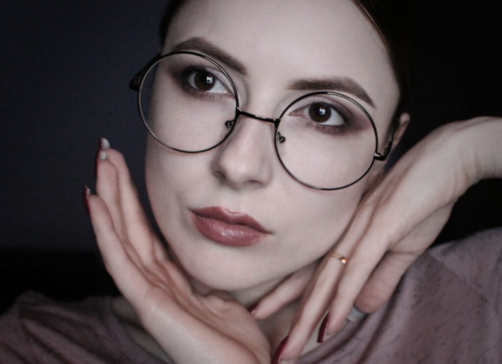 vintage-rounded-glasses--1024x742