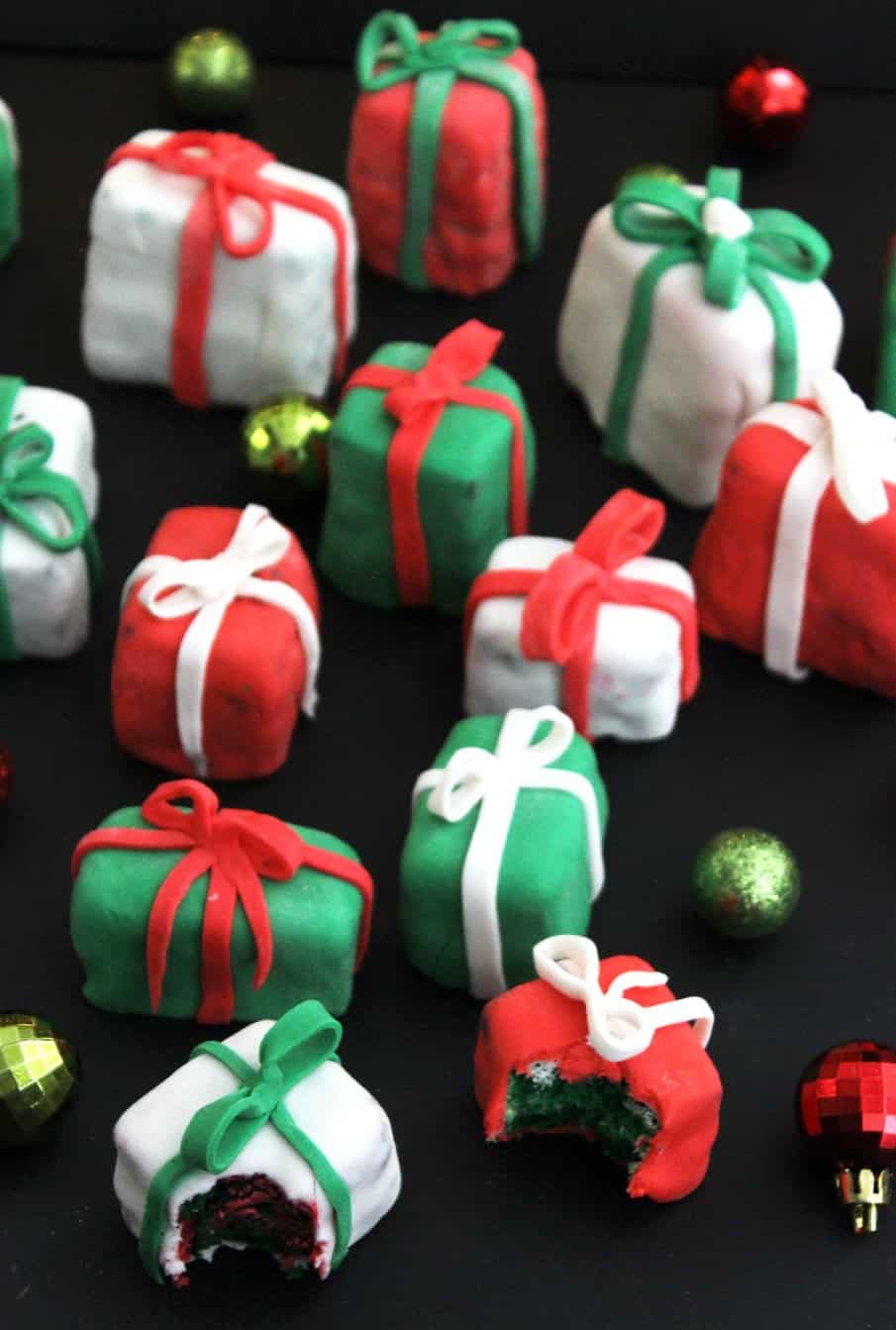 Christmas-Present-Cakes Christmas-Present-Cakes