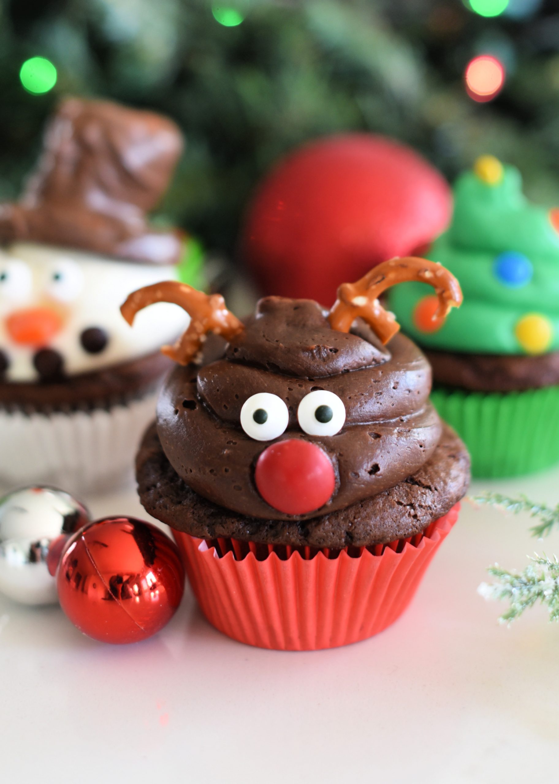 Christmas-Reindeer-Cupcakes-scaled-1