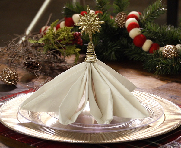 Christmas-Tree-Napkin-Fold-1