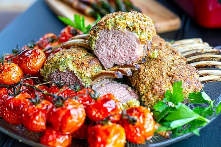 Crusted-Rack-of-Lamb-With-Herbs-and-Macadamia-Nuts