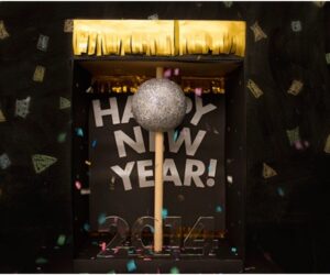 Top 10 DIY New Year’s Eve “Ball Drop” Decorations