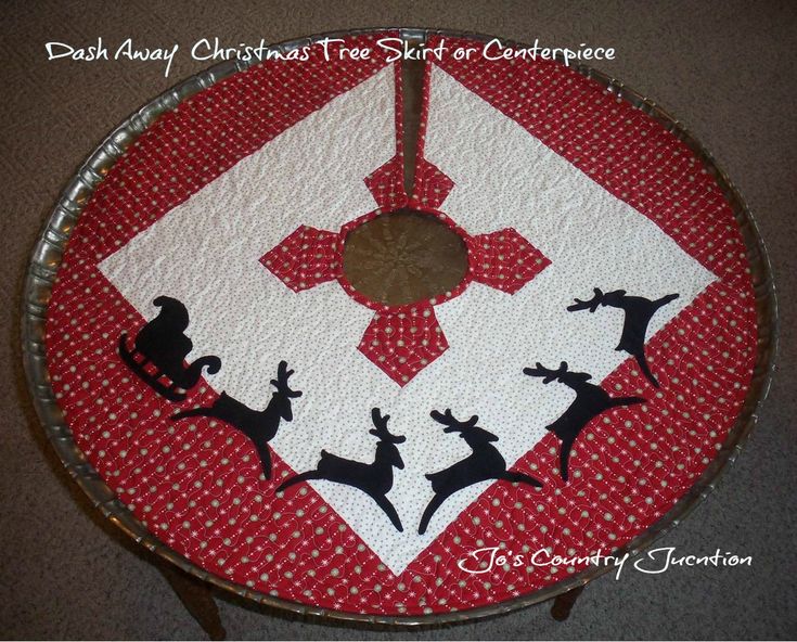 Dash-Away-Christmas-Tree-Skirt Dash-Away-Christmas-Tree-Skirt