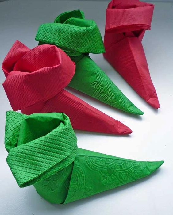 Elf-Shoe-Fancy-Christmas-Napkin