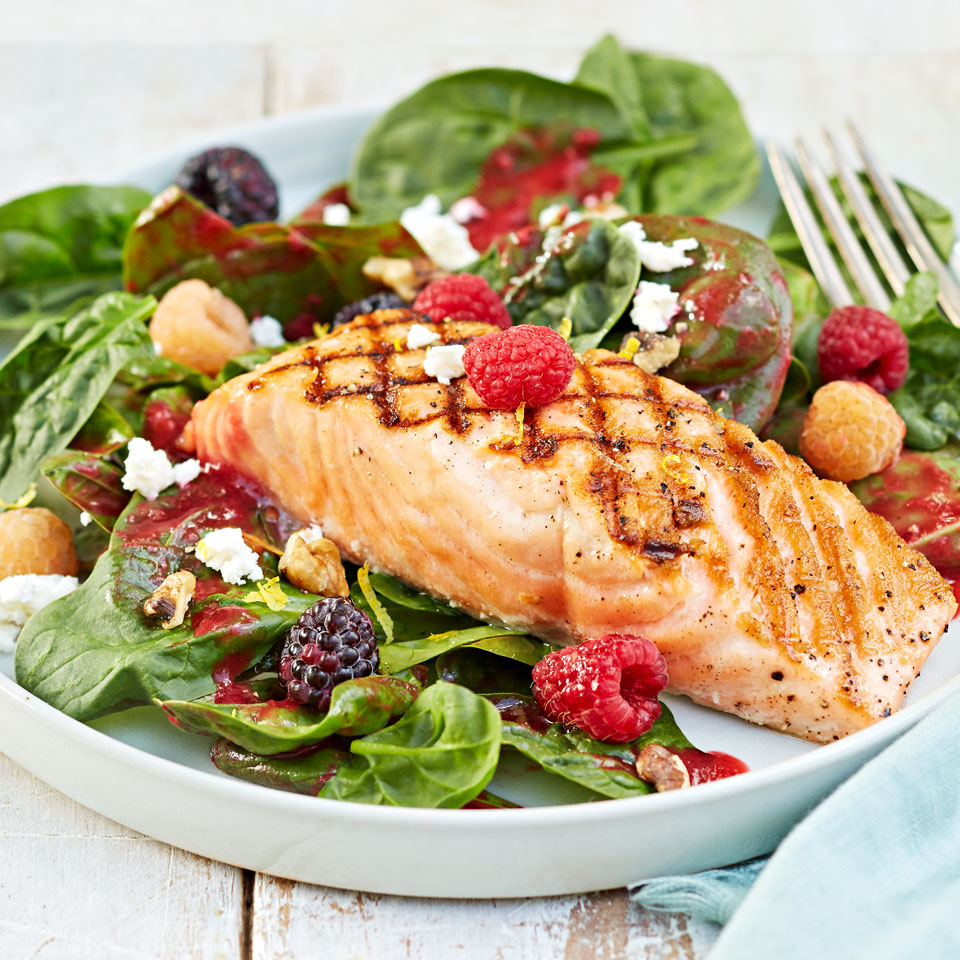 Grilled-Salmon-Salad-with-Raspberry-Vinaigrette