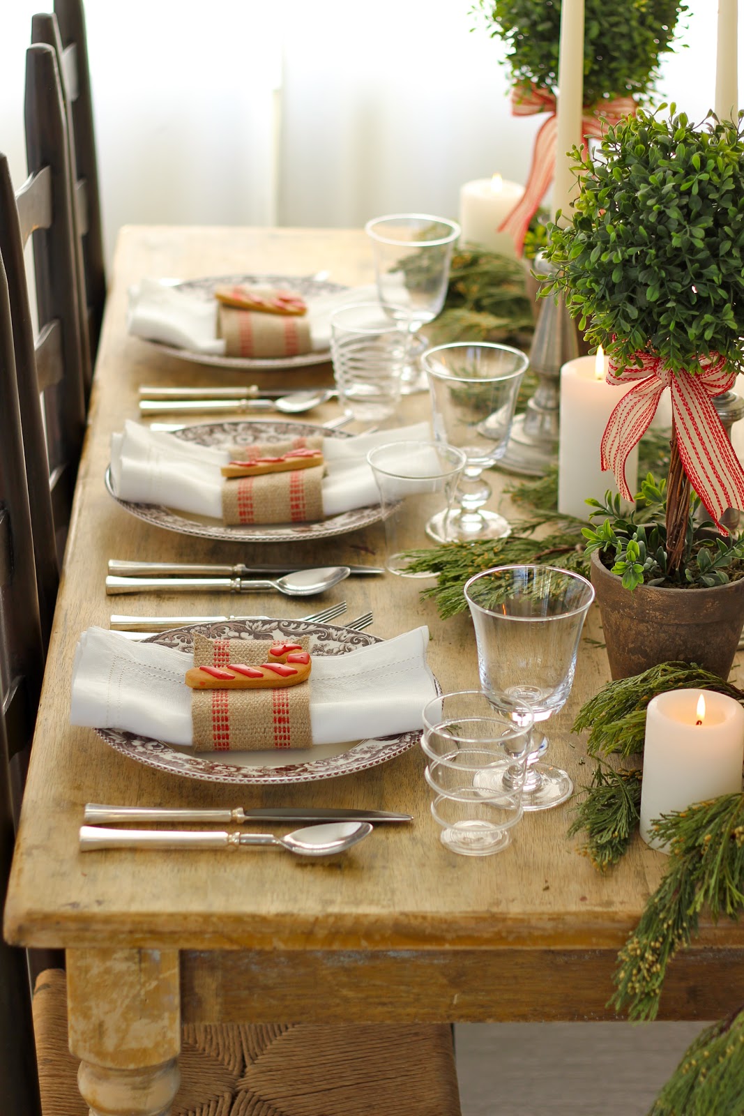 Holiday-Table-Setting Holiday-Table-Setting