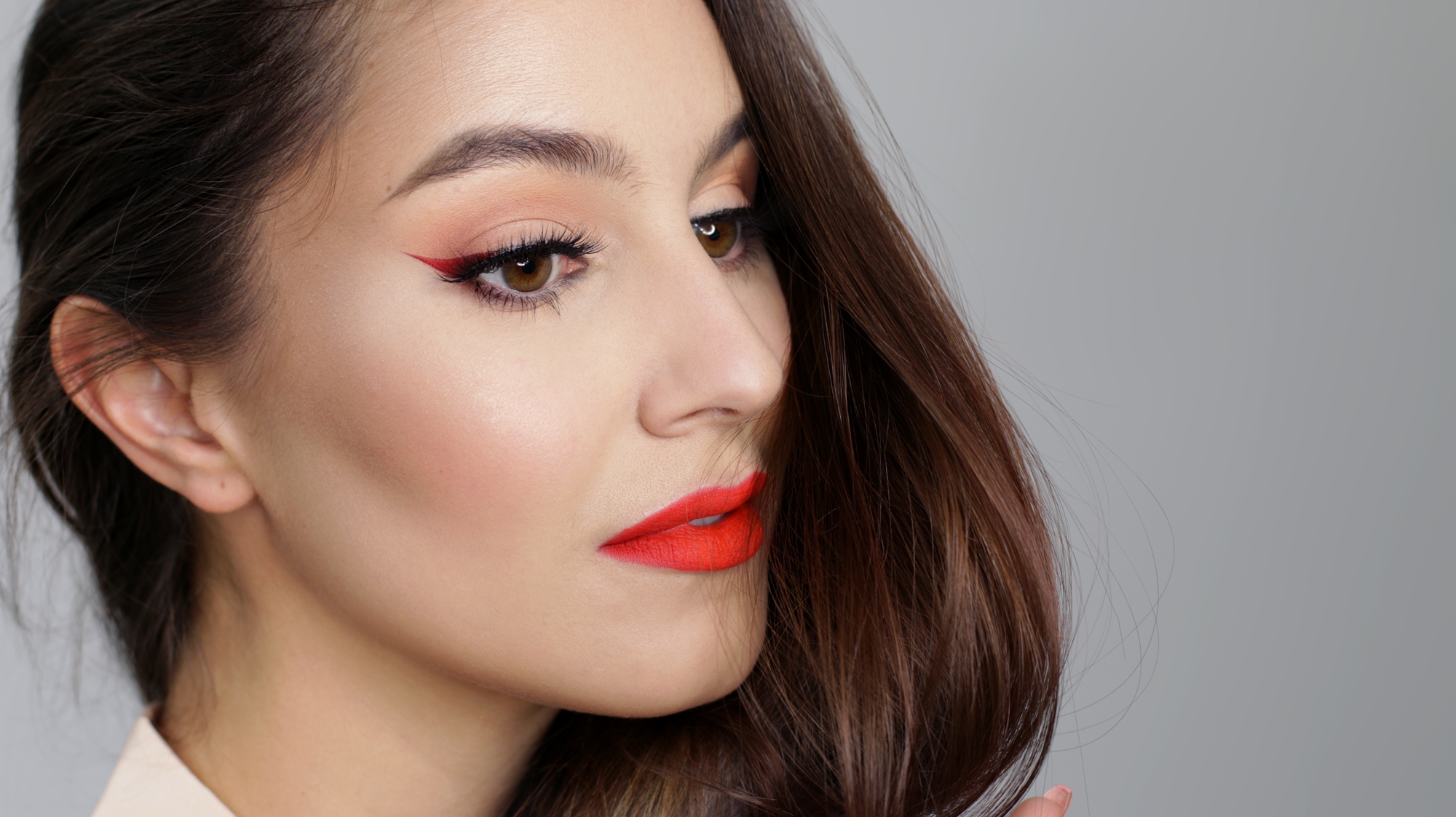 Ombre-winged-liner-red-lip-2-2000 Ombre-winged-liner-red-lip-2-2000
