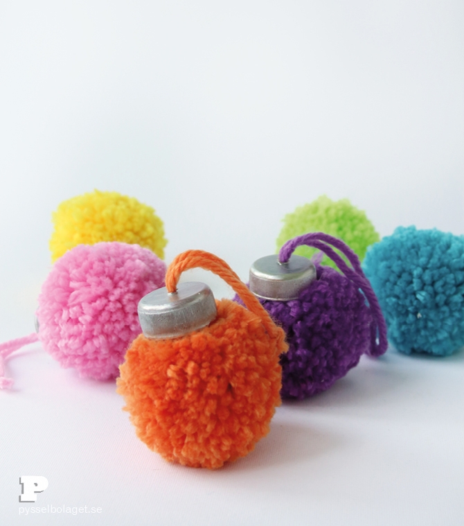 Pom-Pom-Christmas-Ornaments