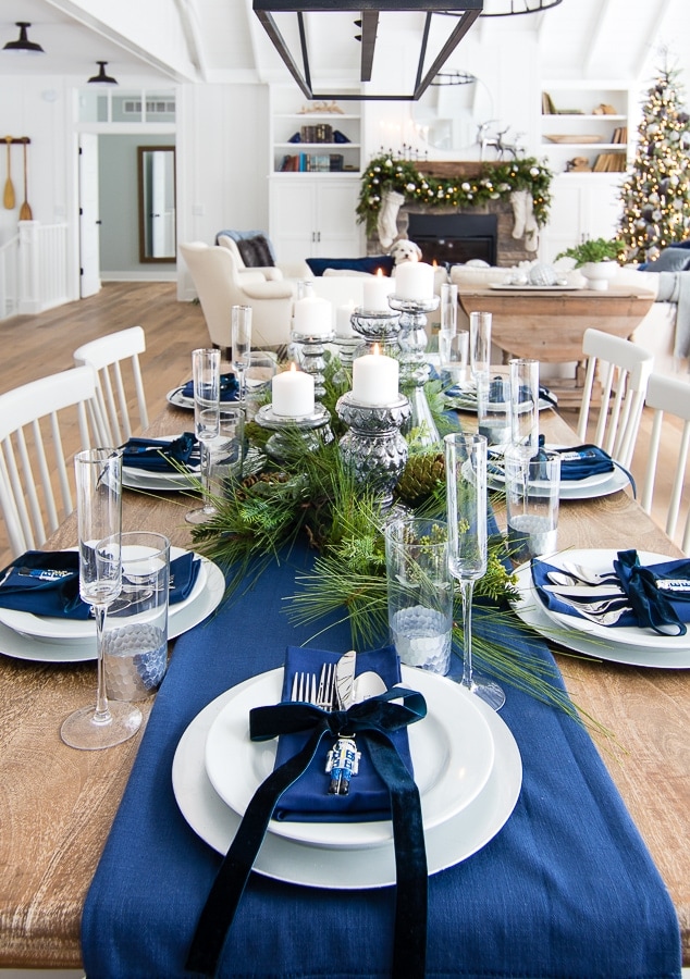 Silver-and-Navy-Christmas-Table-Setting Silver-and-Navy-Christmas-Table-Setting
