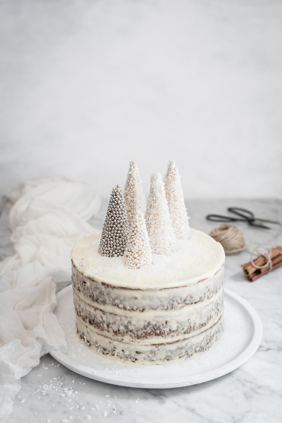 Sticky-Toffee-Pudding-Christmas-Cake