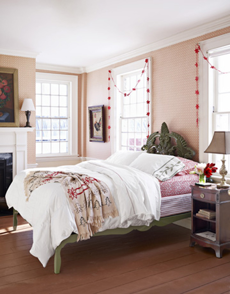 Touches-Christmas-Bedroom_08 Touches-Christmas-Bedroom_08
