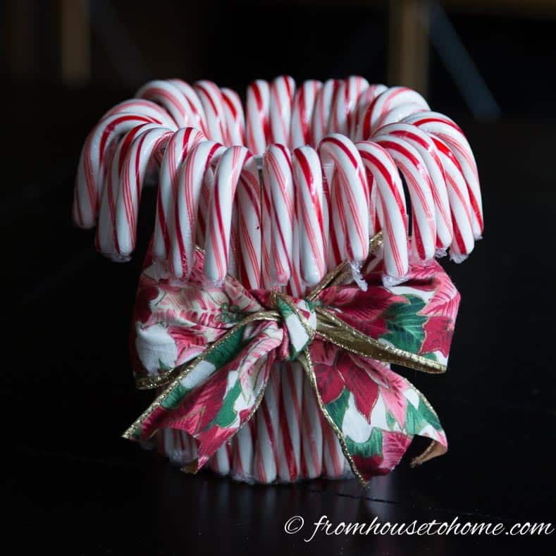 candy-cane-christmas-centerpiece-with-bow