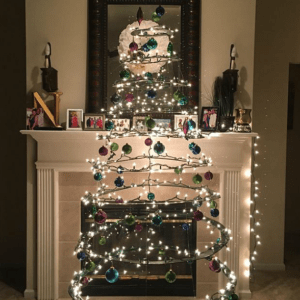 floating-christmas-tree-cardboard-tutorial-300x300