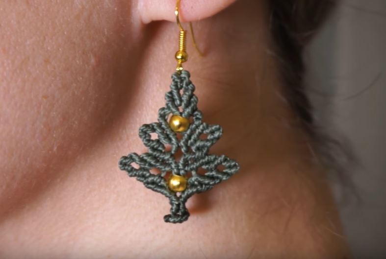 macrame-christmas-tree-earrings-tutorial
