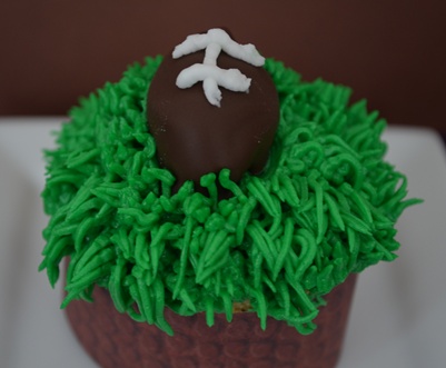 1-football-cupcake-3