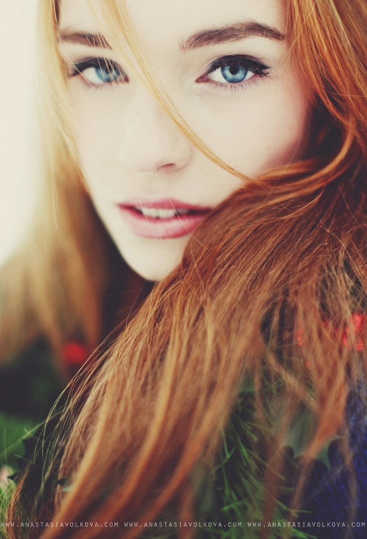 Top 10 Stunning Photos Of Gorgeous Red Haired Women - Top Inspired