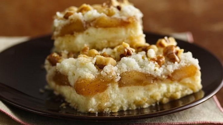 Gluten-Free-Apple-Streusel-Cheesecake-Bars